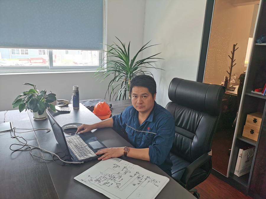 2022年度吕氏贵宾会医药金穗奋斗者——邱财运